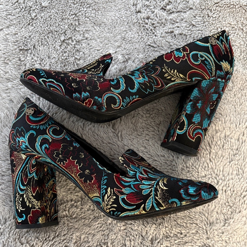 Nicole Miller New York Elegant Floral satin Women's block Heels